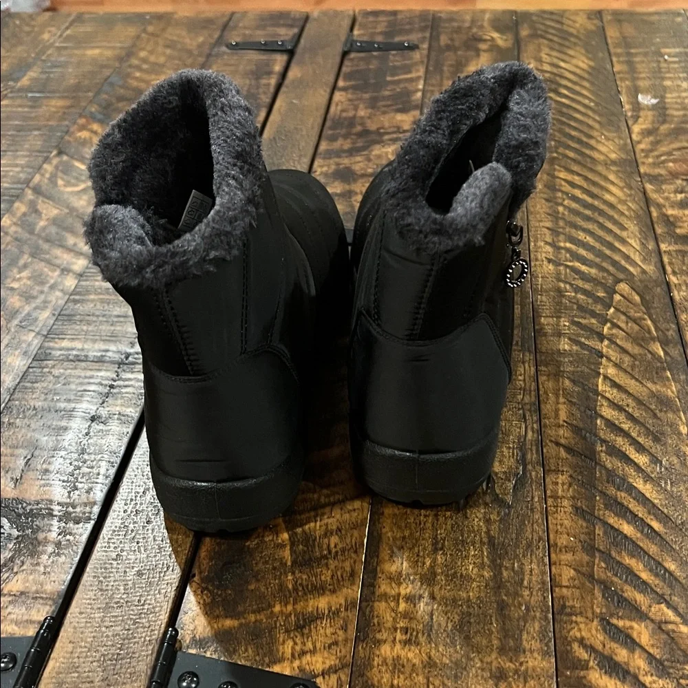 Women's Black lined Winter Boots waterproof warm